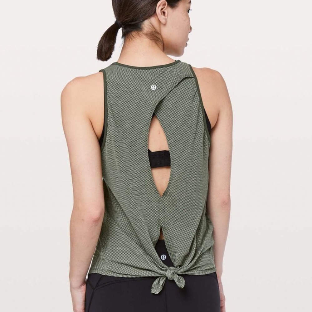 Lululemon Twist & Reach Tank